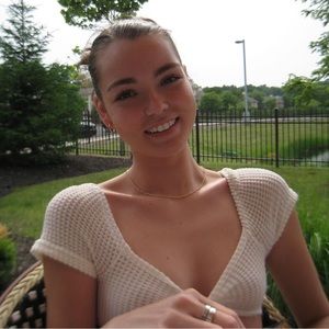 Meet your Posher, Avery